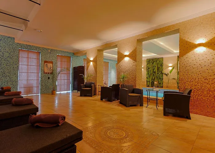 Tobol Hotel