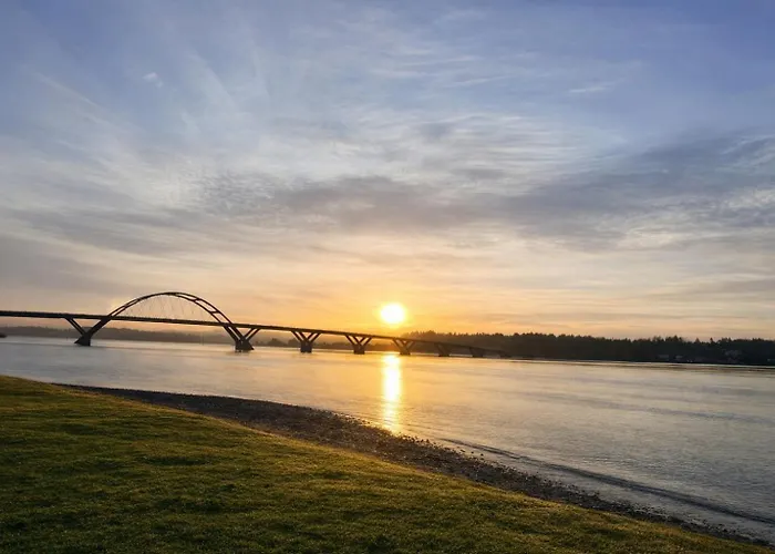 Waldport Bayfront Hotel & Restaurant
