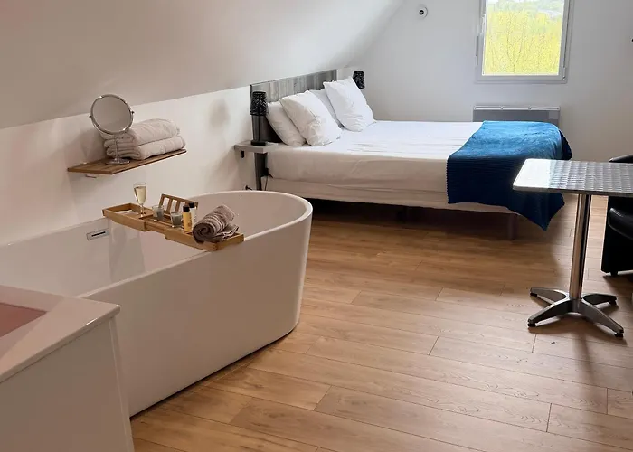 Aux Charmes - Suites Prestige Et Petit Dejeuner En Chambre - Cote D Opale