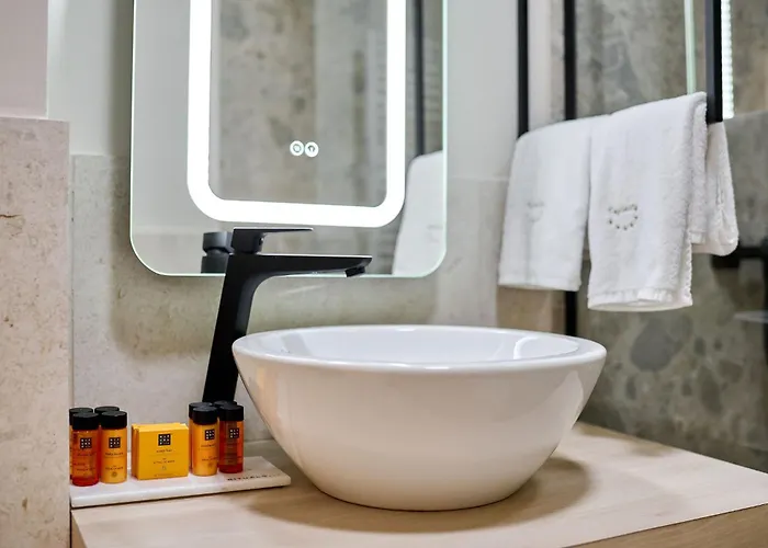 Alezzi Infinity Aparthotel & Spa