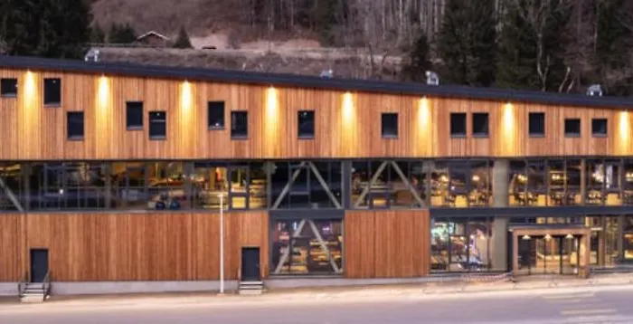 Chalet Dans Les Arbres