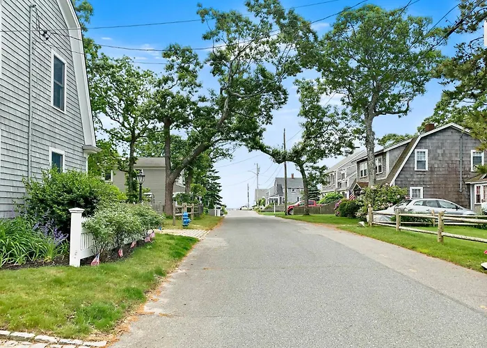 Beach Bliss At The Sandpiper Cottage