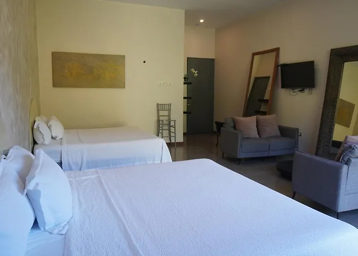 Cardedeu Coatepeque Hotel