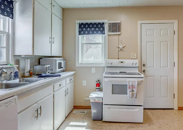 Ludington Vacation Rental - Walk To Lake Michigan!