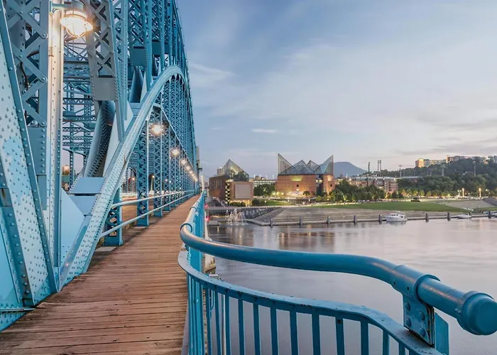 La Quinta Inn & Suites By Wyndham Chattanooga Downtown/South