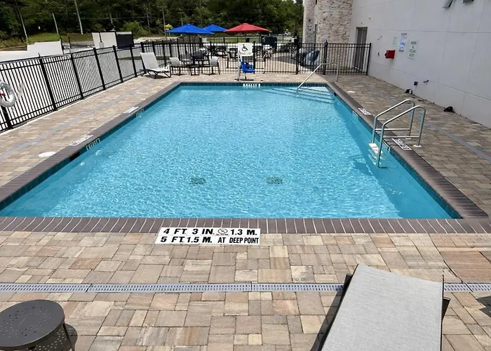 Holiday Inn Express & Suites Macclenny By Ihg