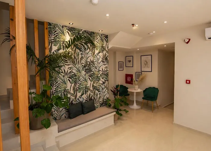 Lunar Hotel Modern Boutique