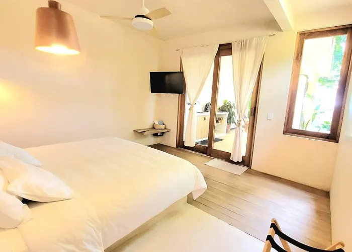 Yam Hotel