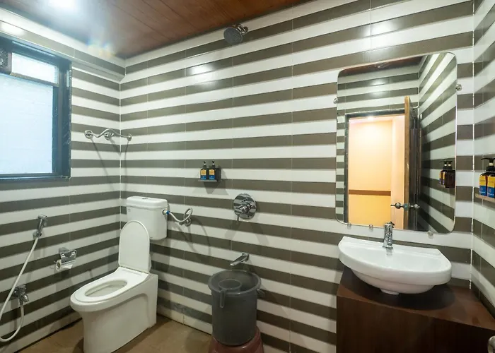 Hotel Pravasa Stay ,Shirdi