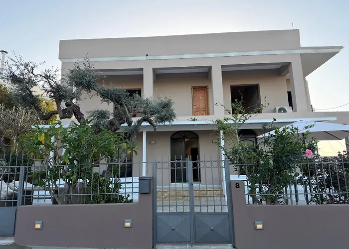 Lyria Hotel Apartments
