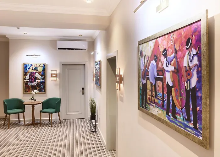 Maestro Address Hotel