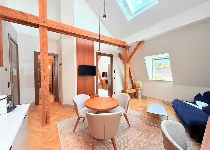 Amaroo - Boarding & Serviced Apartments "Regia"