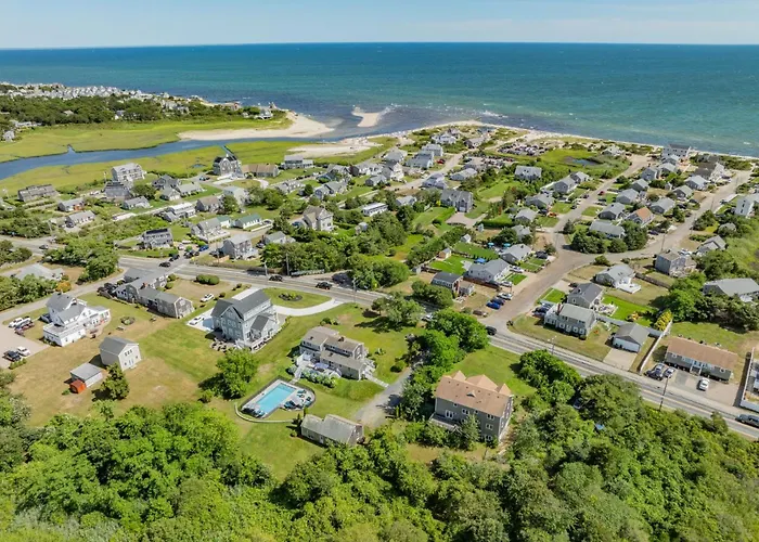 Coastal Escape: Pool, Pet-Friendly Near Beach