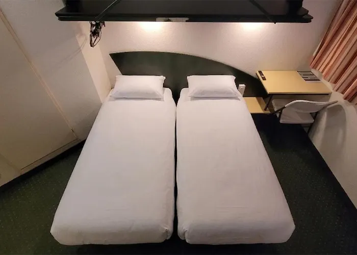 Good Night Hotel