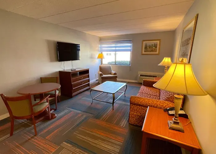 Mystic River Hotel & Suites