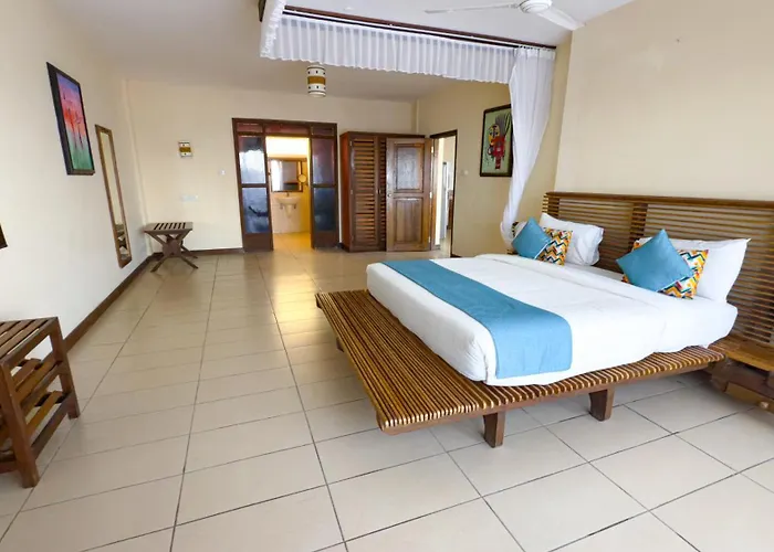 Cityblue Creekside Hotel & Suites