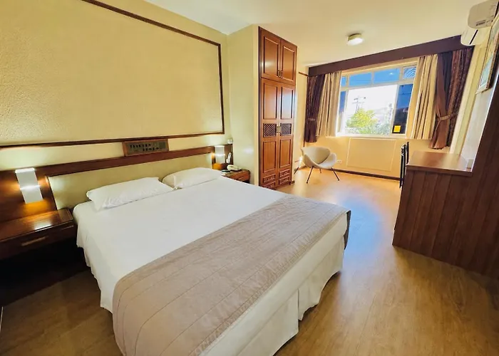Lira Hotel Curitiba