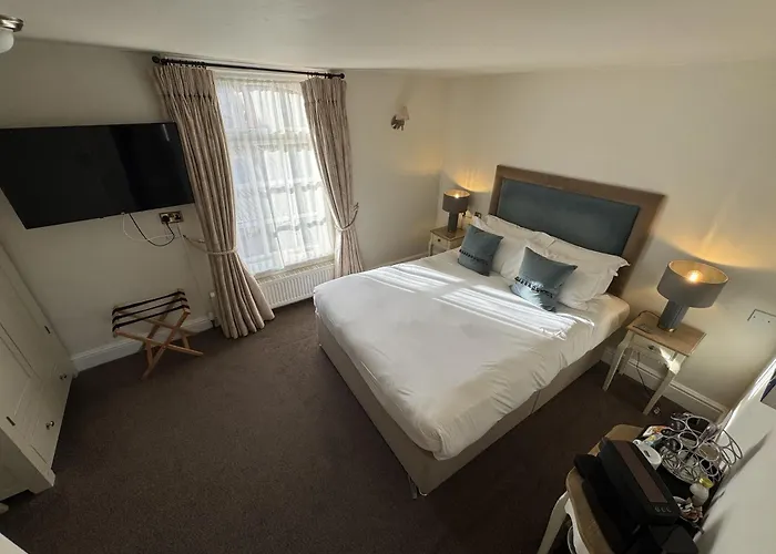 The Old Fourpenny Shop Hotel
