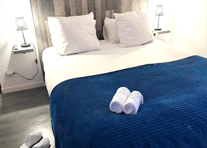 Aux Charmes - Suites Prestige Et Petit Dejeuner En Chambre - Cote D Opale