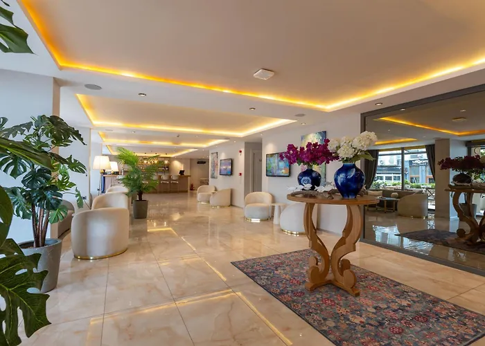 Fifty5 Suite Hotel