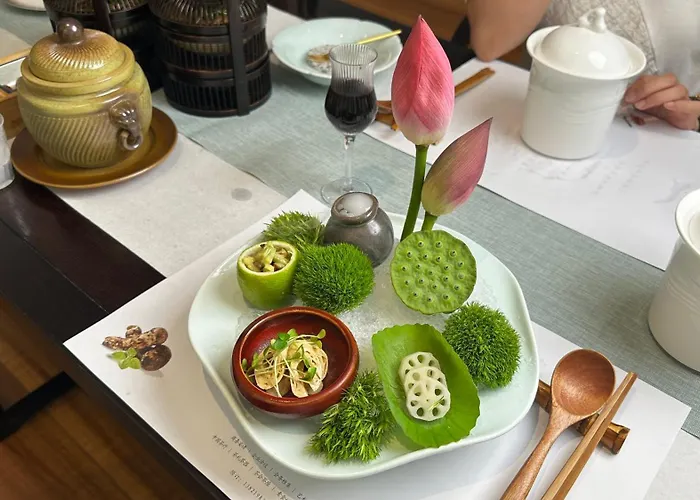 Daguan Academy Chinese Ancient Style Hotel