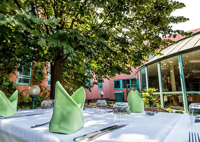 Holiday Inn Budapest-Budaoers By Ihg