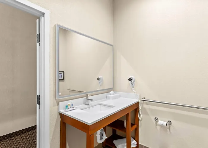 Comfort Inn & Suites Grenada