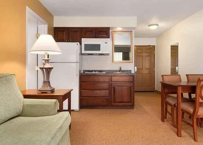 Country Inn & Suites By Radisson, Mankato Hotel And Conference Center, Mn