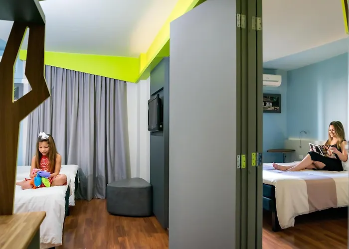 Ibis Styles Curitiba Centro Civico Hotel