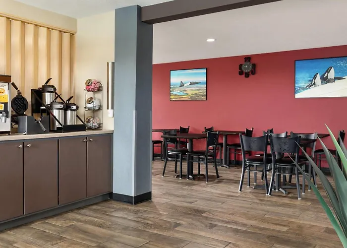 Ramada By Wyndham San Antonio Near Seaworld - Lackland Afb