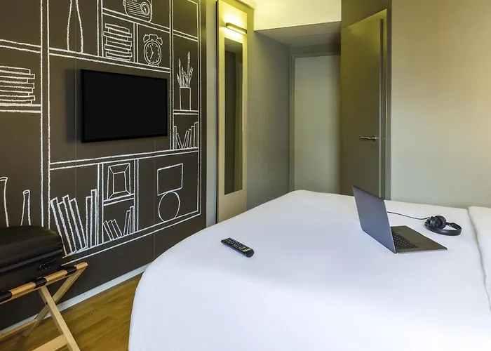 Ibis Sion