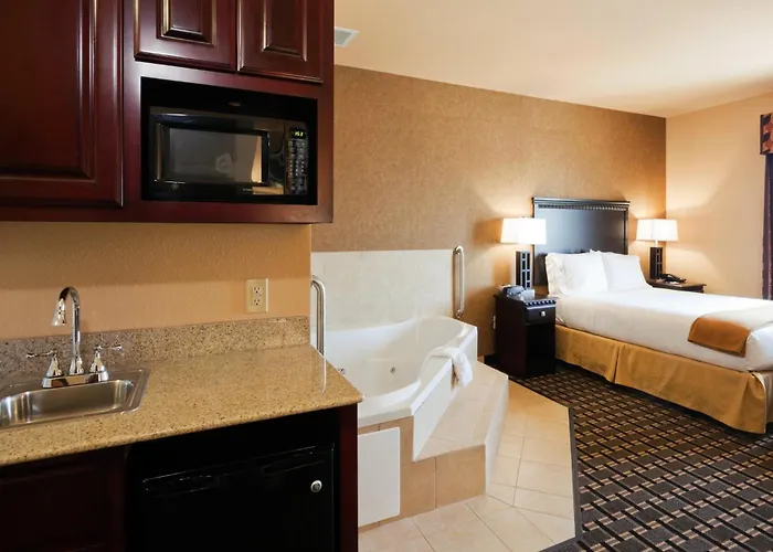 Holiday Inn Express Hotel & Suites Ennis By Ihg