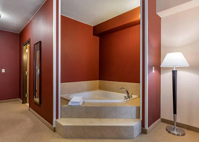 Comfort Inn & Suites Gateway To Glacier National Park