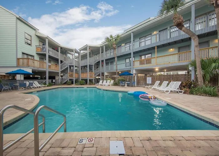 2-Bedroom Condo On Gulf Shores Beach W/Pool