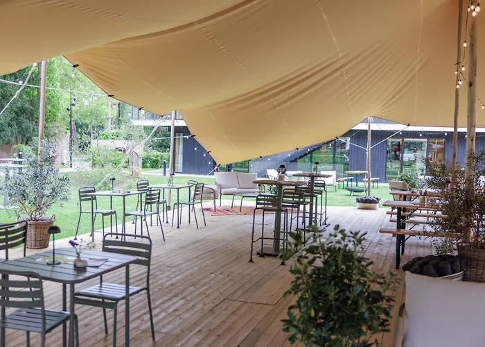 Bienheureux Hotel & Restaurant
