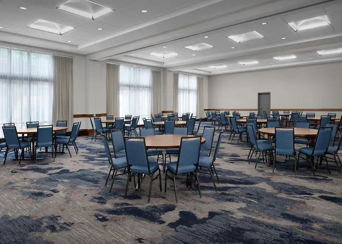 Courtyard By Marriott Richmond Downtown