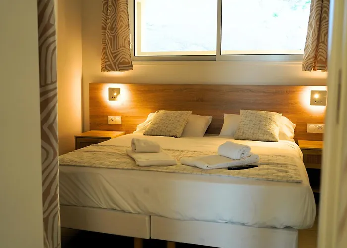 Hotel-Club Du Domaine D'Aiguebelle, Ussim Vacances