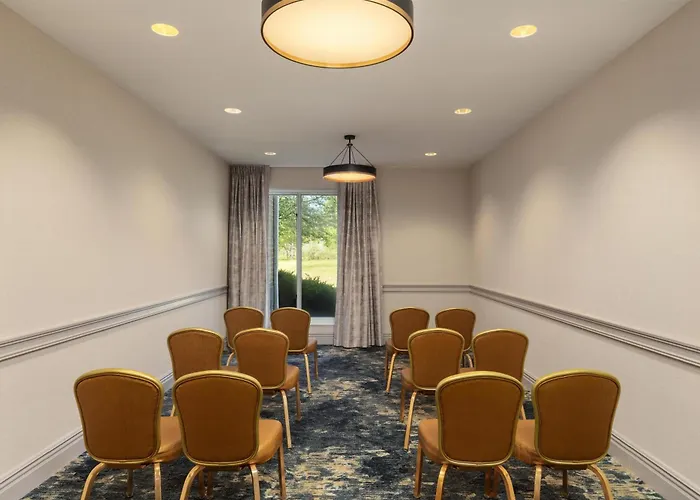 Hilton Garden Inn Milwaukee Northwest Conference Center