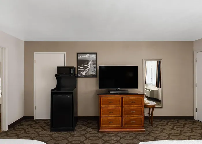 Ramada Bayside Inn & Suites Eureka