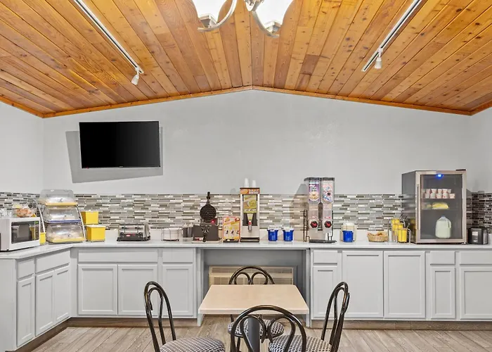 Days Inn By Wyndham Alpena