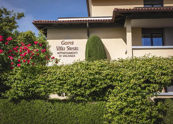 Villa Siesta, Park & Pool Living