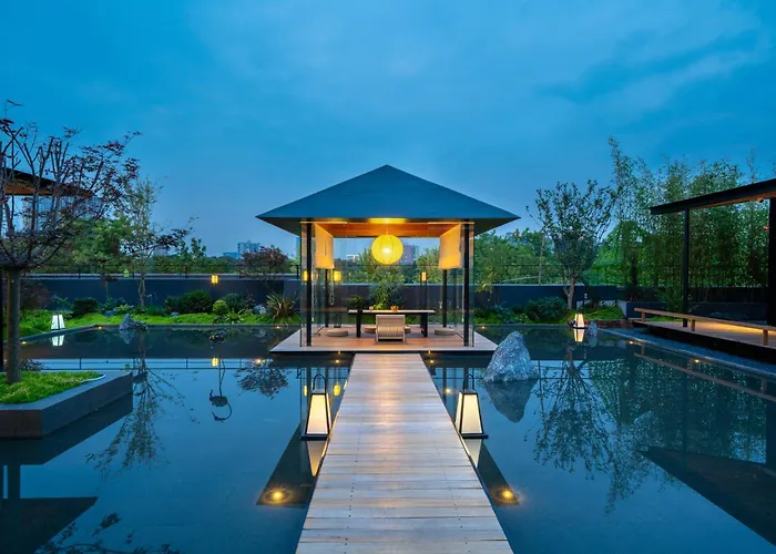 Terra Art Zen Hotel With Rooftop Zen Garden, Veggie Dining,Pick-Up Service,English Speaking,Free Laundry