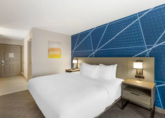 Comfort Inn & Suites Summerset - North Rapid City