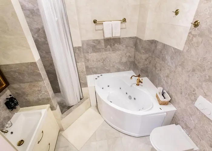 Boutique Spa Casino Hotel Lybid Plaza