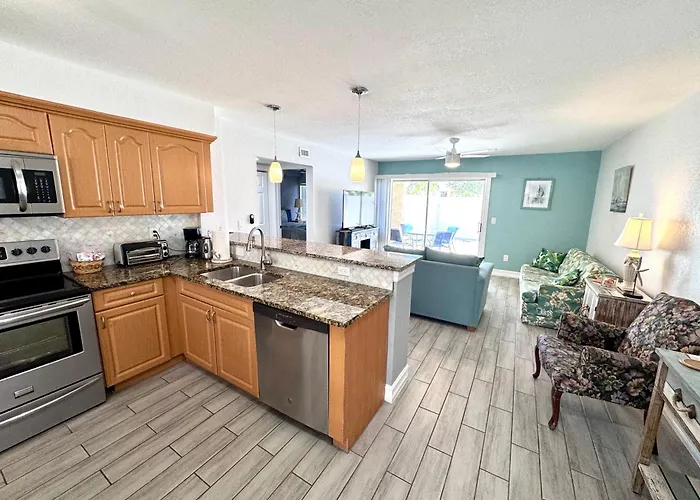 2Br/1Ba Vacation Rental - Sienna Park