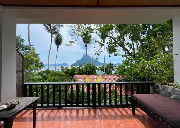 Golden Monkey Beach Hotel