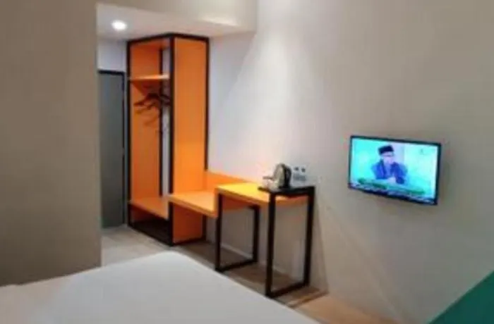 Alexander Hotel Tegal