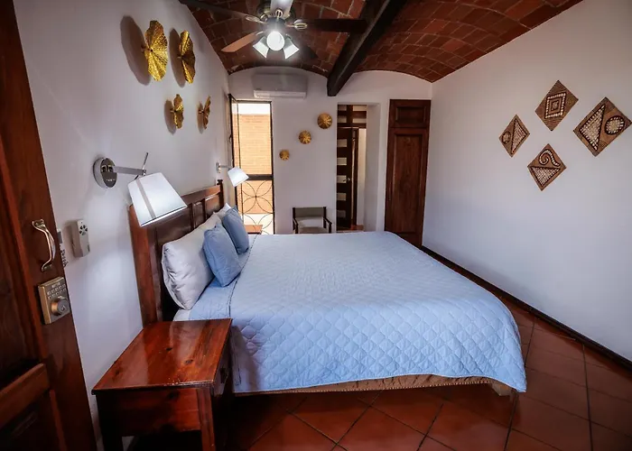Las Mariposas Hotel & Studios