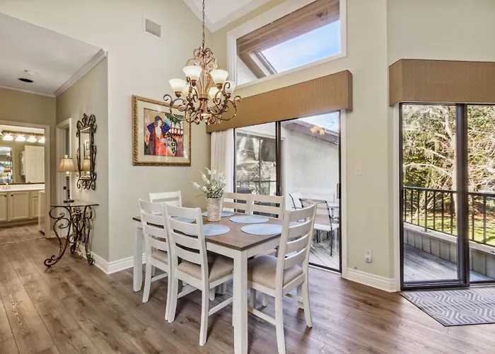 2311 Courtside Villas
