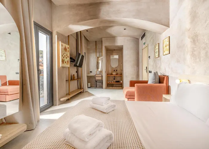 Medusa Luxury Suites